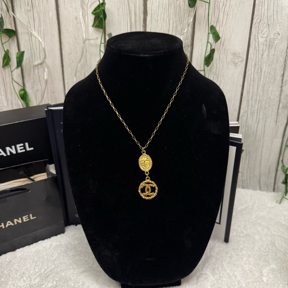 Chanel Gold Pendant Necklace - Picture 1 of 6